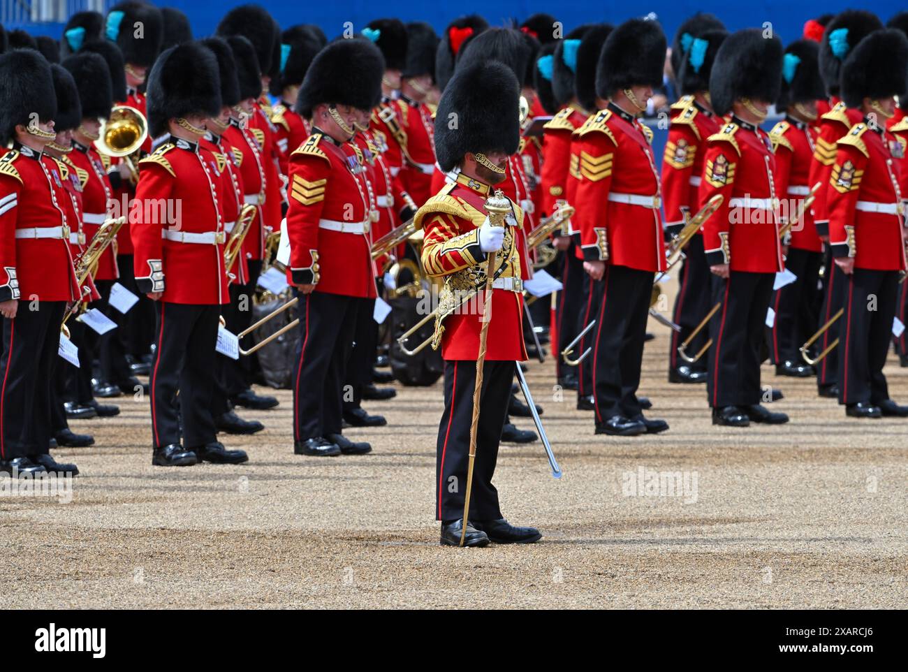 Londres, Royaume-Uni. 08 juin 2024. Pic. Major de tambour des Welsh Guards lors de la revue du colonel avec les gardes irlandais présentant leur couleur pour la ceromony 'Trooping the Colour' où le preneur de salut pour la revue du colonel est le lieutenant-général James Bucknall, KCB, CBE. Ancien commandant de la parade des gardes à cheval du corps de réaction rapide allié, Londres, Royaume-Uni. Crédit : LFP/Alamy Live News Banque D'Images