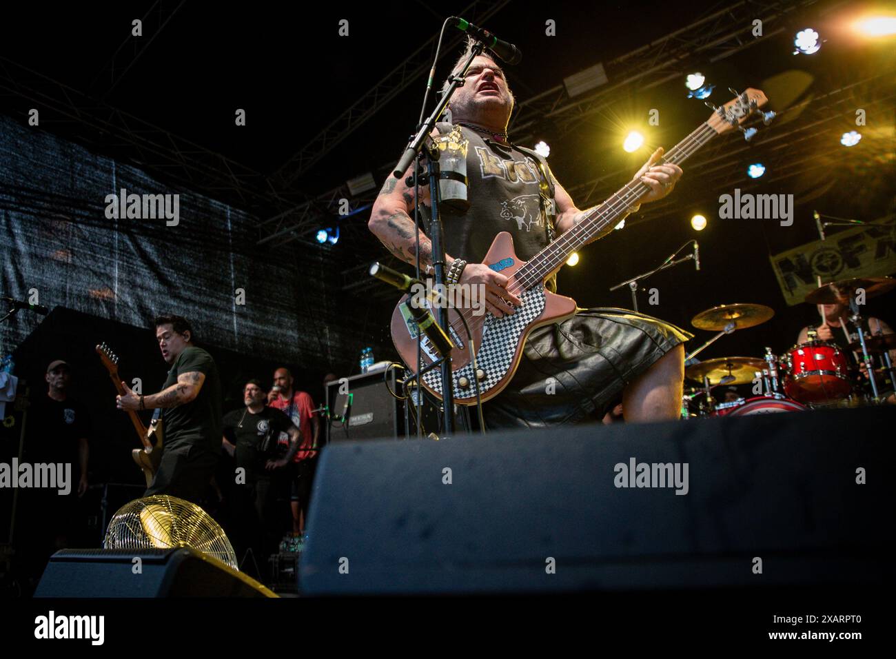 Augsbourg, Allemagne. 07/06/2024. FAT Mike performe au concert NOFX Punk in drublic : Lasst Tour 2024. 40 Years, 40 Cities, 40 Songs x Day - le groupe punk emblématique NOFX a livré une performance inoubliable à Augsbourg dans le cadre de sa tournée d'adieu. Crédit : Valerio Agolino / Alamy Live News Banque D'Images