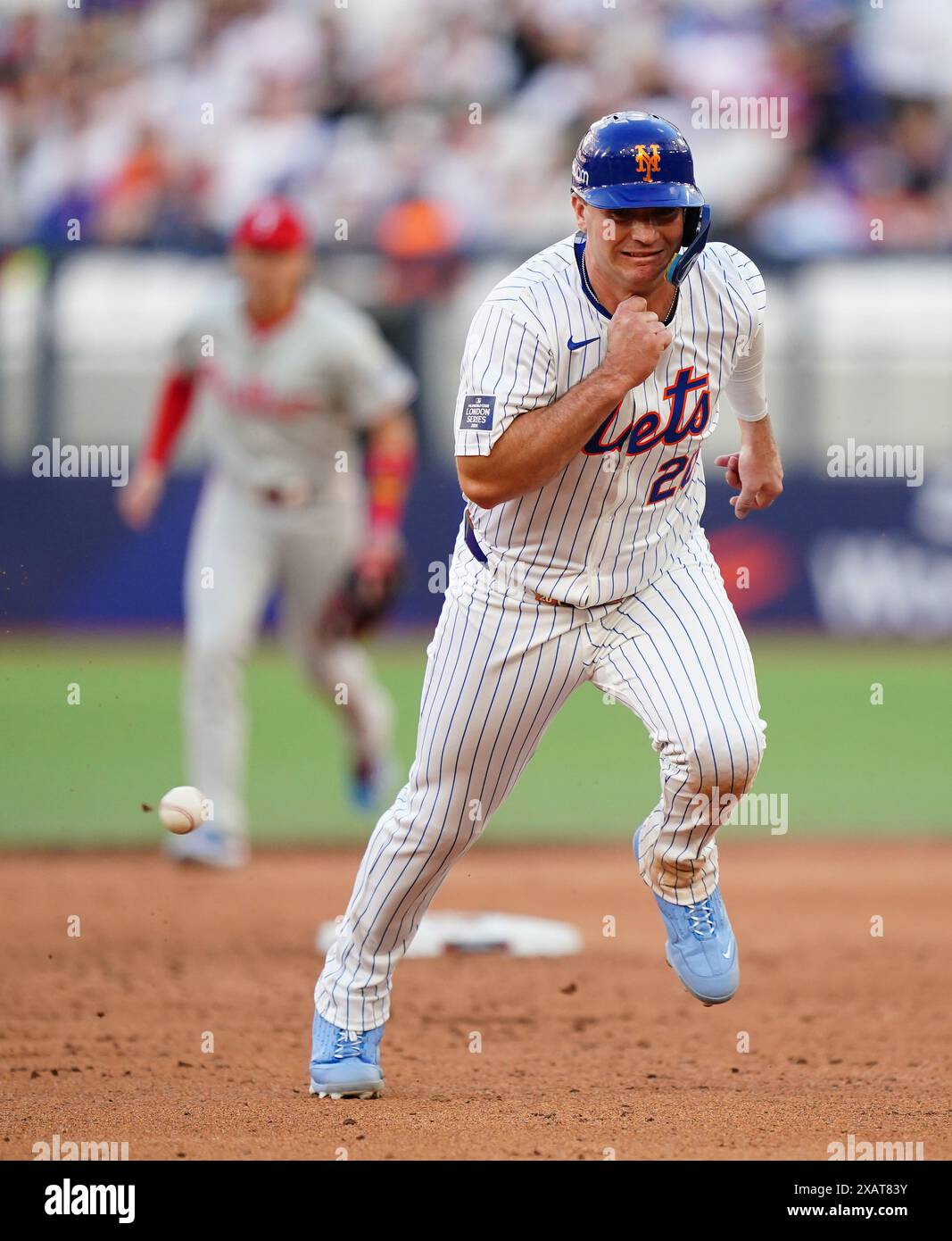 Pete Alonso des mets de New York en action le premier jour du match de la MLB London Series au stade de Londres. Date de la photo : samedi 8 juin 2024. Banque D'Images