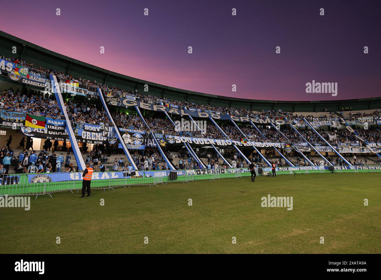 Curitiba, Brésil. 08 juin 2024. PR - CURITIBA - 06/08/2024 - COPA LIBERTADORES 2024, GEMIO x ESTUDIATES - vue générale du stade Couto Pereira pour le match entre Gremio et Estudiantes pour le championnat Copa Libertadores 2024. Photo : Maxi Franzoi/AGIF (photo : Maxi Franzoi/AGIF/SIPA USA) crédit : Sipa USA/Alamy Live News Banque D'Images