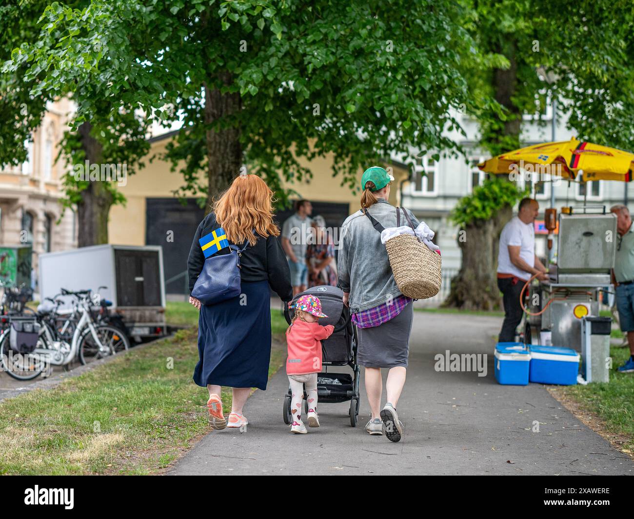 Célébration de la fête nationale suédoise au parc OLAI à Norrköping. Norrköping est une ville industrielle historique de Suède. Banque D'Images