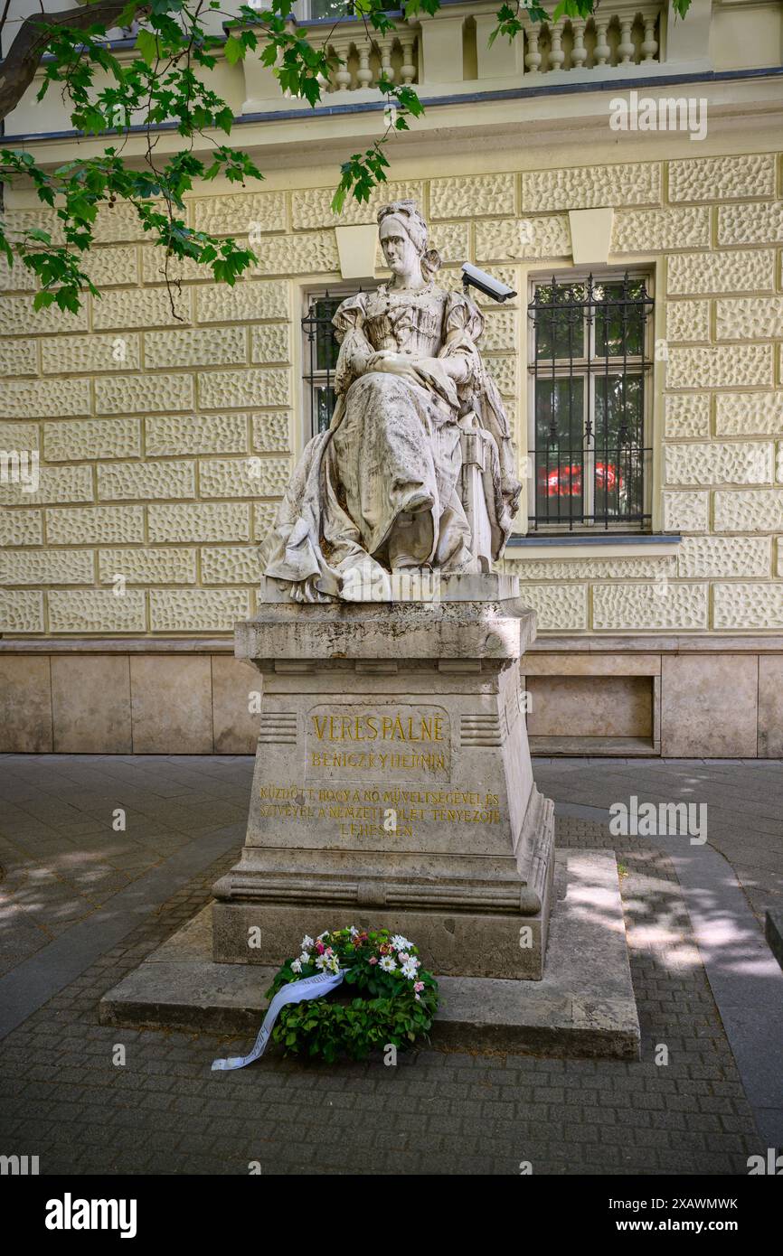 Statue de Hermína Karolína Benická Verešová, Budapest, Hongrie Banque D'Images