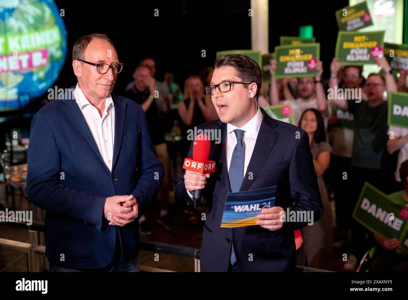 Wien, Österreich. 9. Juni 2024. ORF-interview mit Johannes Rauch BEI der Grünen eu-Wahlparty im Wiener Metropol. Vienne *** Vienne, Autriche 9 juin 2024 entretien de l'ORF avec Johannes Rauch au parti électoral vert de l'UE au Metropol Vienne Banque D'Images