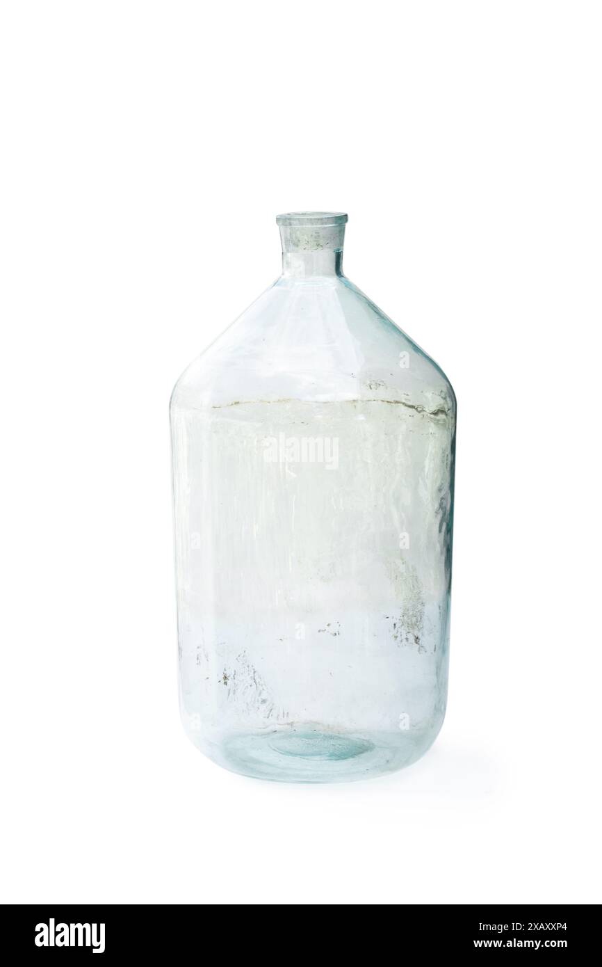 Vider 20 Littres bouteille de vigne avec sédiment isolé sur blanc Banque D'Images