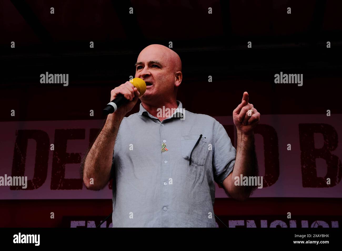 Londres, Royaume-Uni. 18 juin 2022. Mick Lynch s'adresse aux milliers de syndicalistes lors de la manifestation TUC Britain Needs a Payrise. Mark Lear / Alamy Banque D'Images