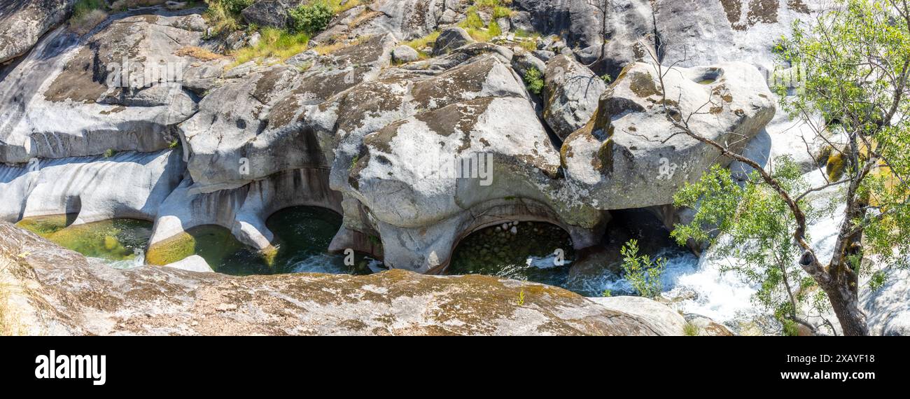 Los Pilones, piscinas naturales en el Valle del Jerte, en la Garganta de los Infiernos, son un espectáculo Natural. Cáceres, España Banque D'Images