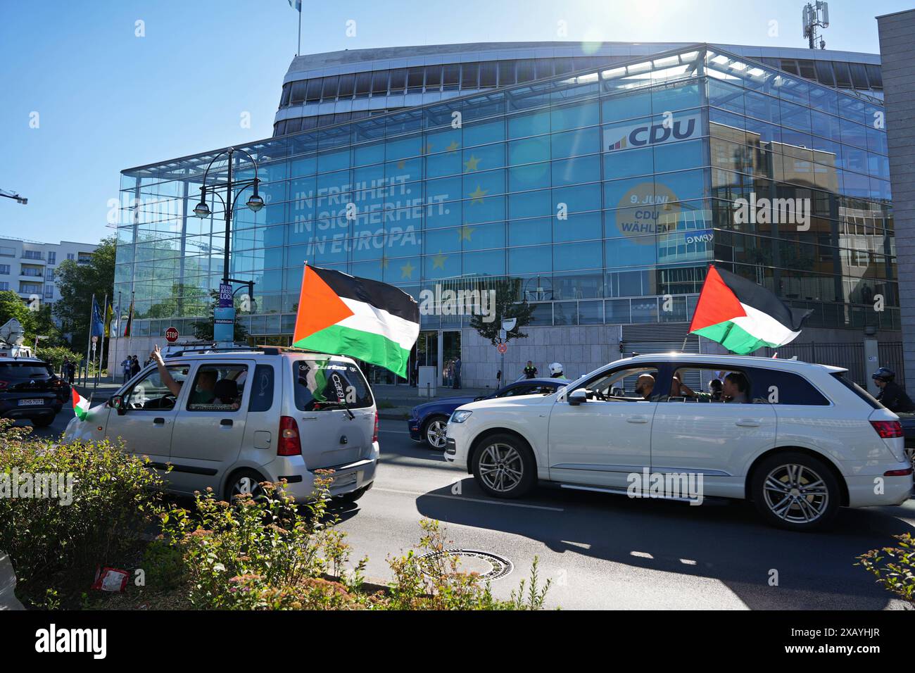 Berlin,09.06.2024,Autokorso pro Palestina Höhe CDU Konrad-Adenauer Haus *** Berlin,09 06 2024,Motorcade pro Palestine à CDU Konrad Adenauer Haus Banque D'Images