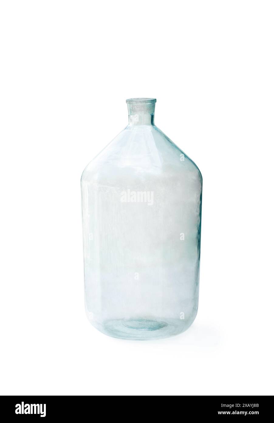 Vider 20 Littres bouteille de vigne avec sédiment isolé sur blanc Banque D'Images