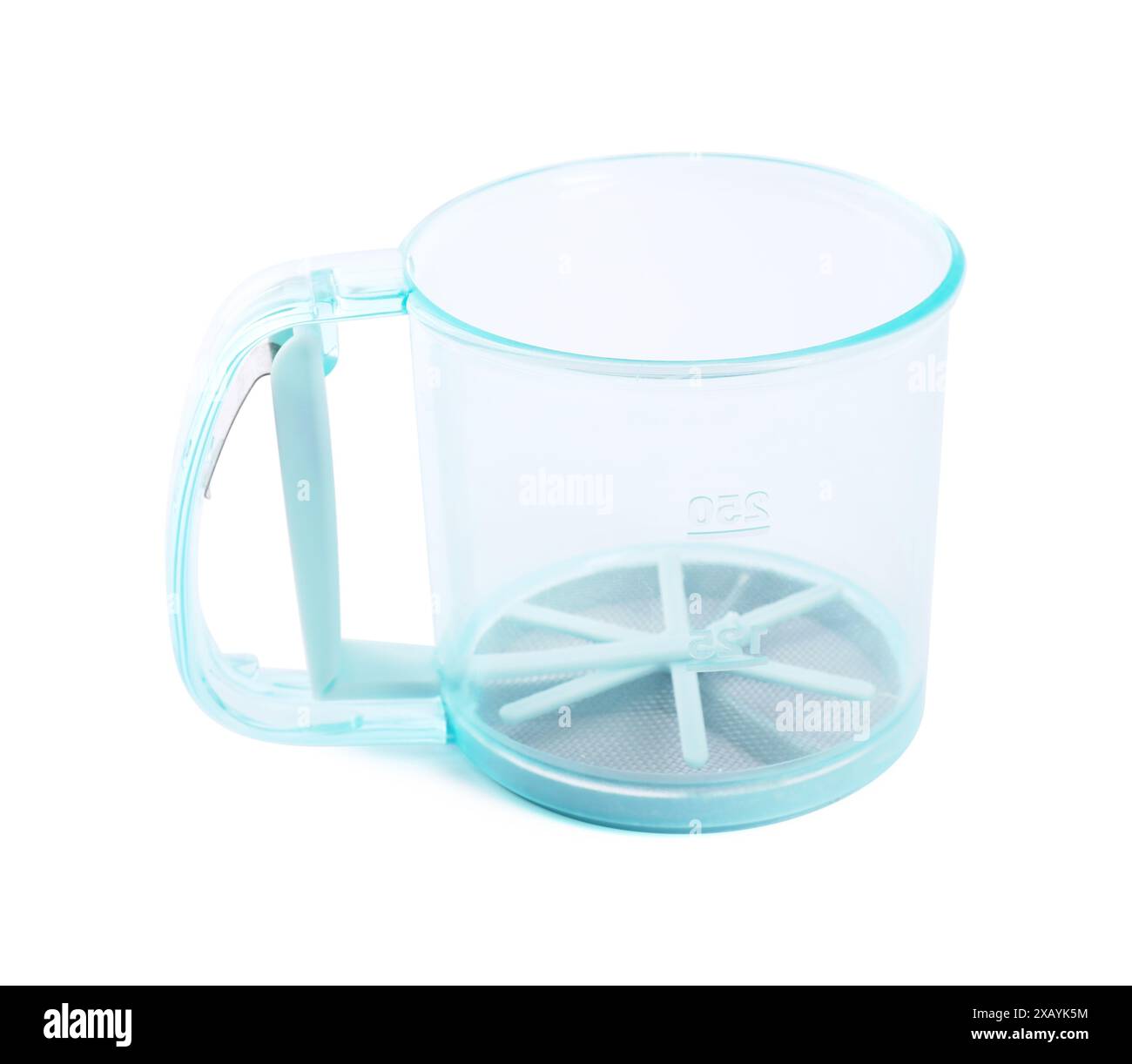 Un tamis en plastique isolé sur blanc. Ustensile de cuisine Banque D'Images