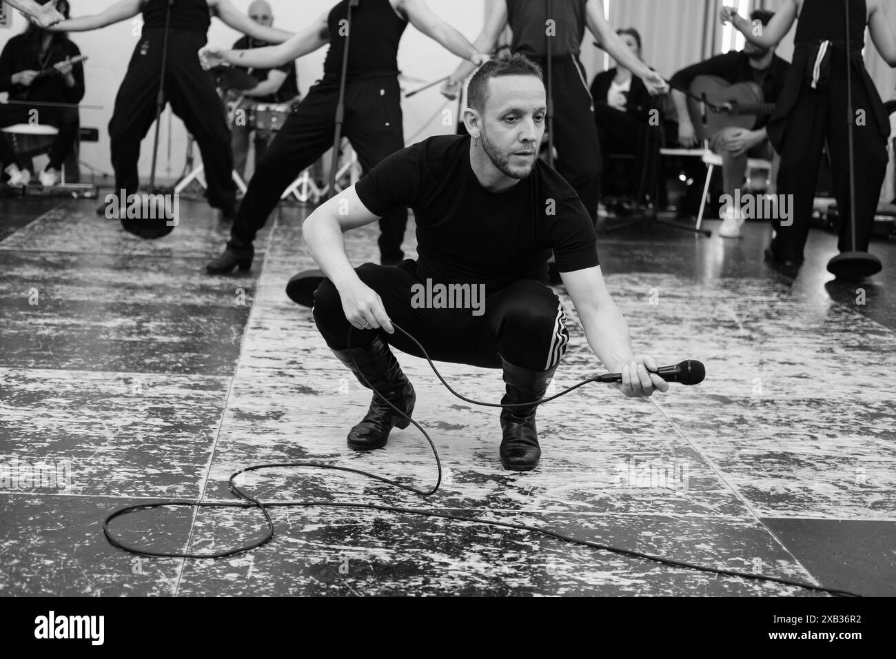 Le danseur Manuel Liñan lors de son exécution de l'avant-première de son spectacle 'Muerta de Amor', au canal Centro Coreografico, le 10 juin 2024 à Madr Banque D'Images