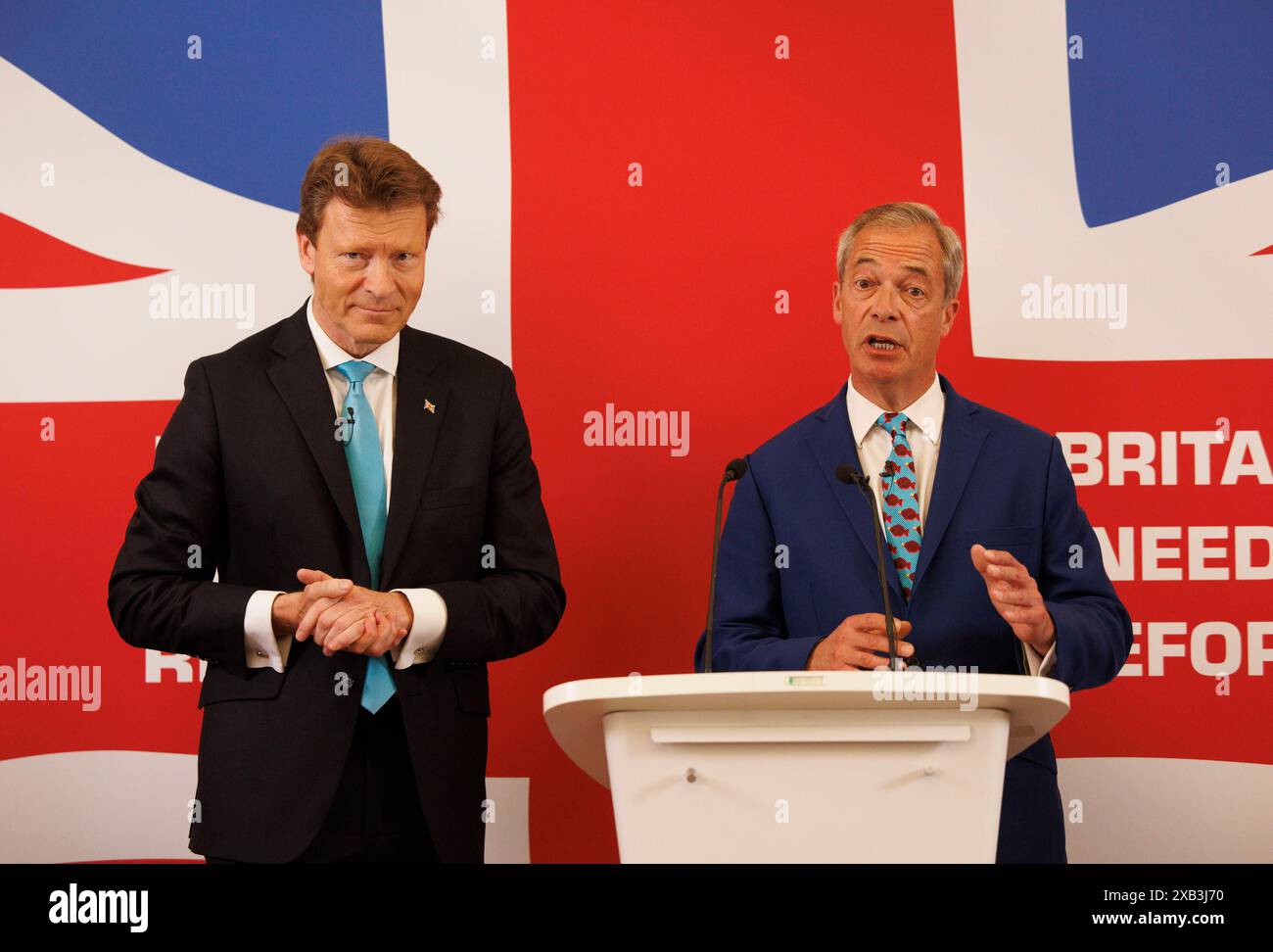 Londres, Royaume-Uni. 10 juin 2024. Richard TICE et Nigel Farage, chef de la réforme, lancent sa politique économique à l’occasion de la Journée de l’exonération fiscale. Le chef du Parti réformiste, Nigel Farage, lance la réforme des politiques économiques à PartyÕs approche des élections législatives du 4 juillet. Crédit : Mark Thomas/Alamy Live News Banque D'Images