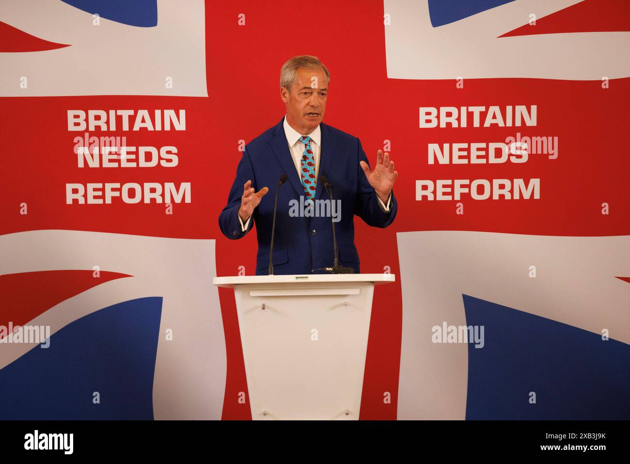 Londres, Royaume-Uni. 10 juin 2024. Nigel Farage, chef de la réforme lance sa politique économique à l'occasion de la Journée de la liberté fiscale. Le chef du Parti réformiste, Nigel Farage, lance la réforme des politiques économiques à PartyÕs approche des élections législatives du 4 juillet. Crédit : Mark Thomas/Alamy Live News Banque D'Images