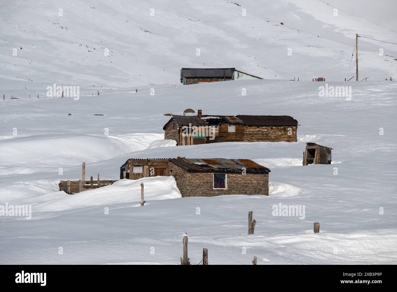 Maisons d'été des gauchos argentins. Communauté mapuche. Banque D'Images