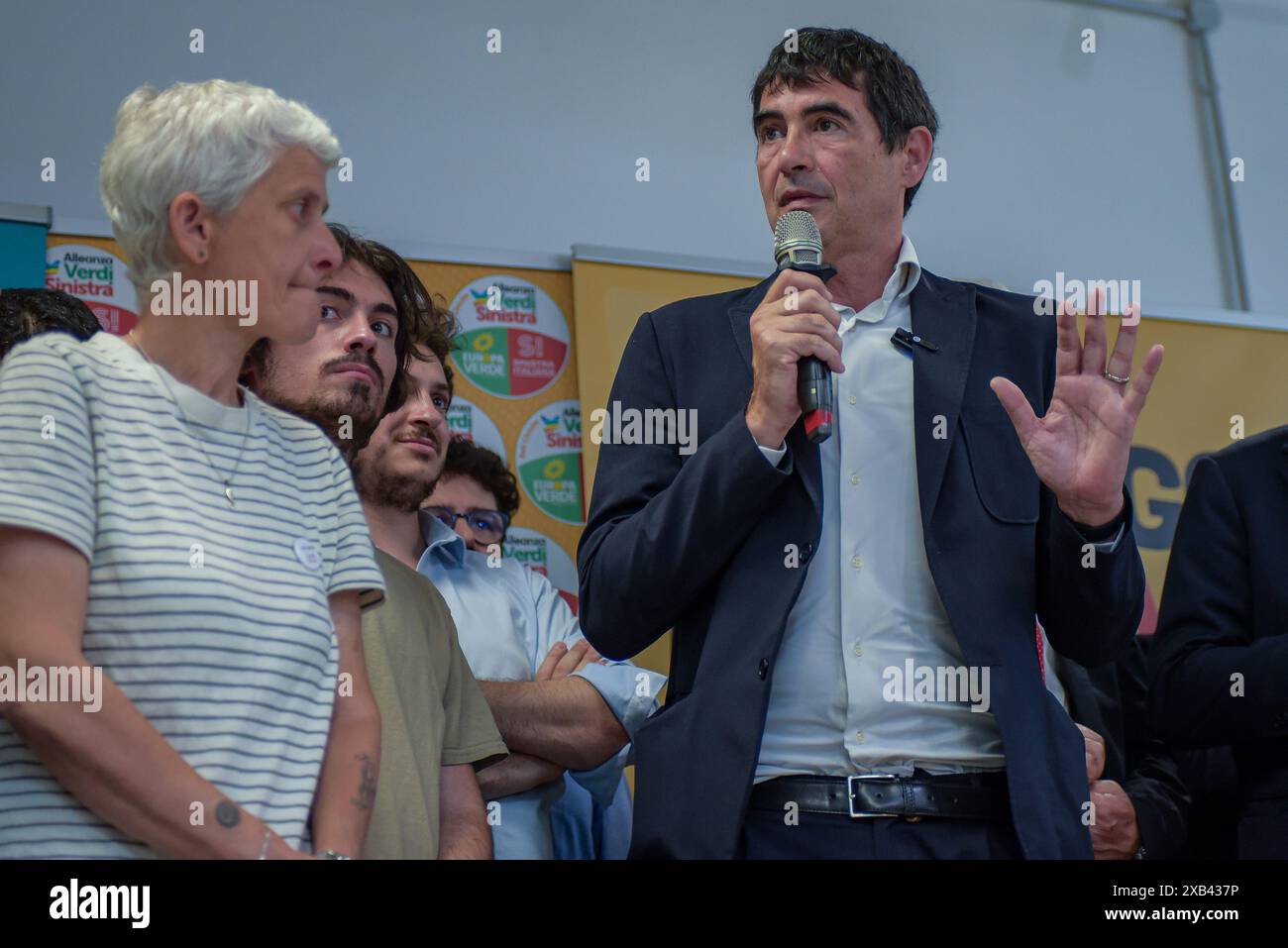 Rome, Italie. 10 juin 2024. Nicola Fratoianni (à droite) intervient lors d'une conférence de presse convoquée par le parti Alleanza Verdi Sinistra pour commenter le résultat électoral obtenu lors des élections européennes de 2024 à Rome. (Photo de Vincenzo Nuzzolese/SOPA images/SIPA USA) crédit : SIPA USA/Alamy Live News Banque D'Images