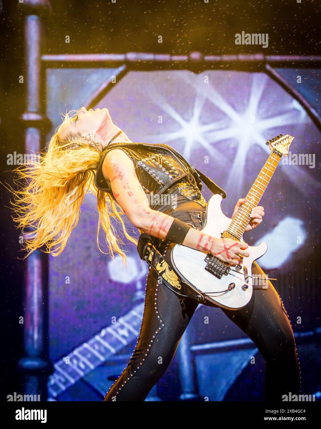Nita Strauss en concert au Sweden Rock Festival 2024 Banque D'Images