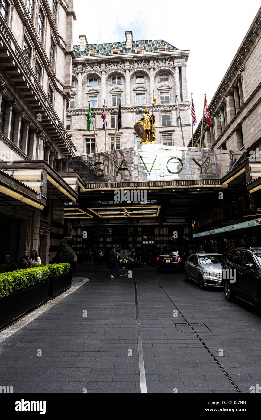 Le Savoy Hotel dans le Strand London Banque D'Images