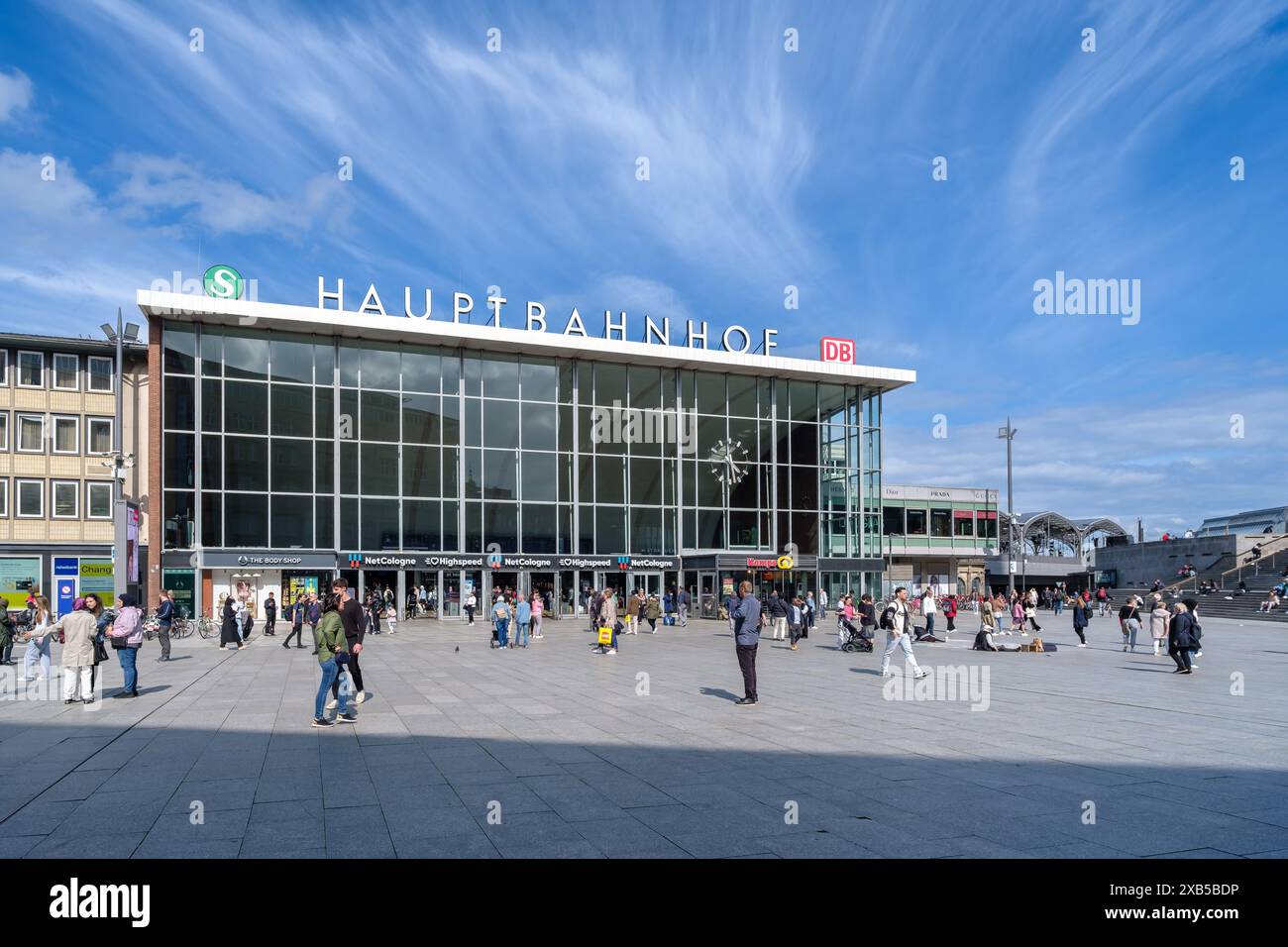 Cologne, Allemagne - 22 mai 2024 : vue de la Hauptbahnhof, la gare centrale de Cologne en Allemagne Banque D'Images