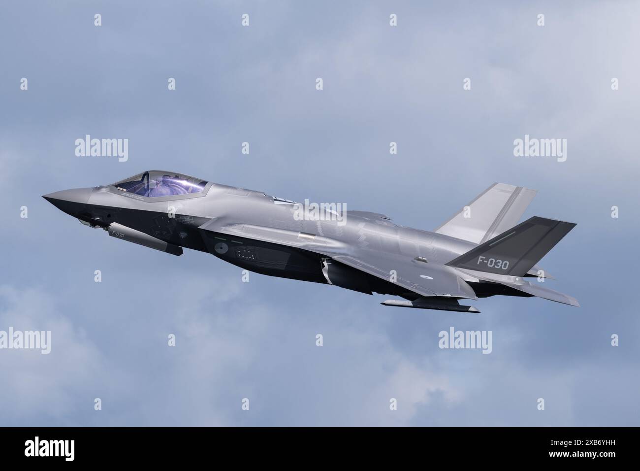 Jagel, Allemagne. 10 juin 2024. Lockheed Martin F-35A Lightning II du 313e Escadron de la Koninklijke Luchtmacht "Royal Netherlands Air Force" décolle, lors de la deuxième journée des observateurs Tiger Meet de l'OTAN à Schleswig AB, Jagel, Allemagne, le 10 juin 2024 (photo de Cody Froggatt/News images) à Jagel, Allemagne, le 6/10/2024. (Photo de Cody Froggatt/News images/Sipa USA) crédit : Sipa USA/Alamy Live News Banque D'Images