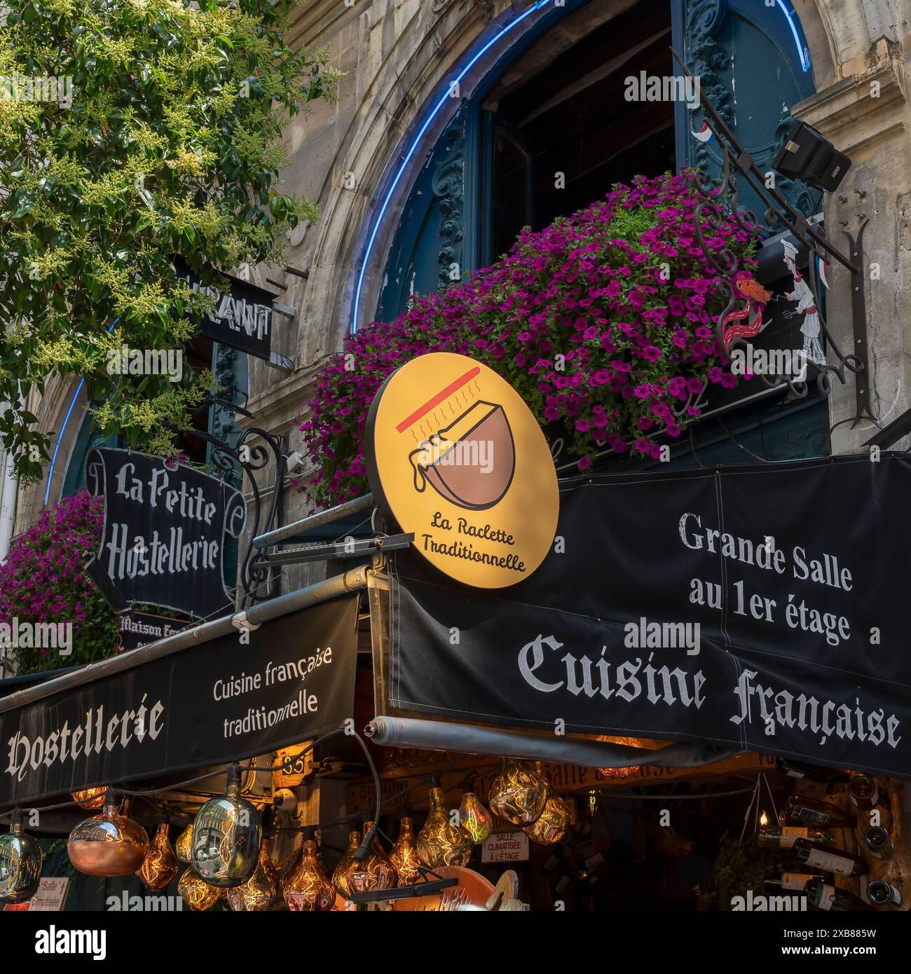 La petite Hostellerie, restaurant traditionnel français. Quartier centre-ville, quartier Latin, 5ème arrondissement. Paris, France, Europe, Union européenne, UE Banque D'Images