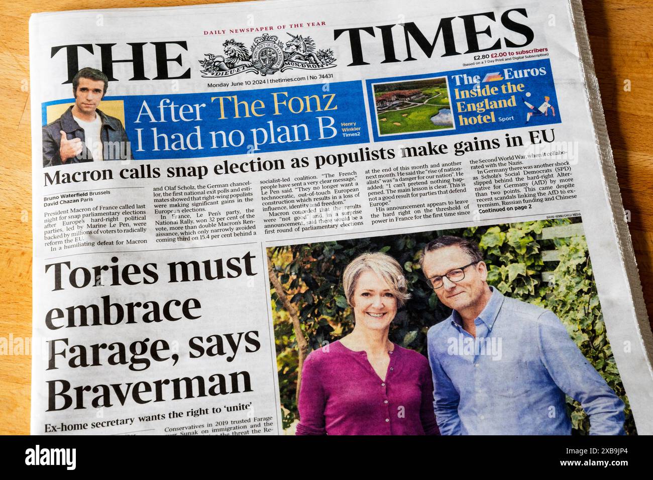 10 juin 2024. Les gros titres du Times concernent la montée du vote populiste dans l'UE et Suella Braverman, qui affirme que les conservateurs n'adoptent pas Farage. Banque D'Images