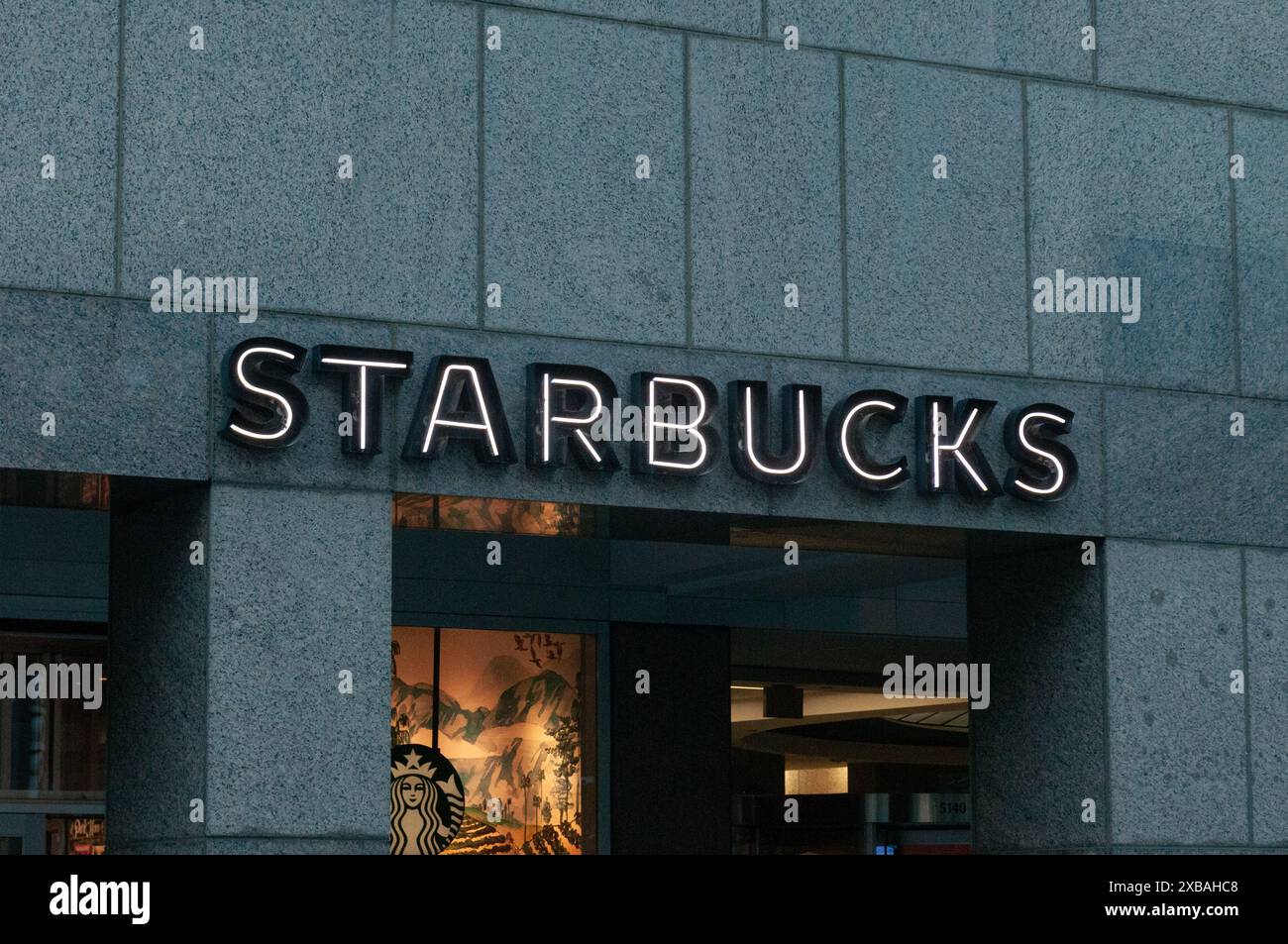 Toronto, ON, Canada – 3 septembre 2023 : Starbucks Corporation est une chaîne multinationale américaine de cafés et de réserves de torréfaction Banque D'Images