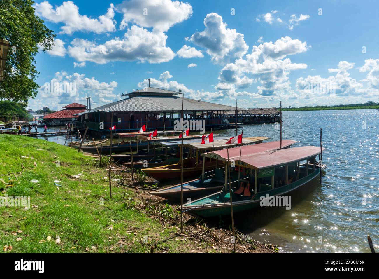 Lagune de Yarinacocha en Amazonie péruvienne de Pucallpa Banque D'Images