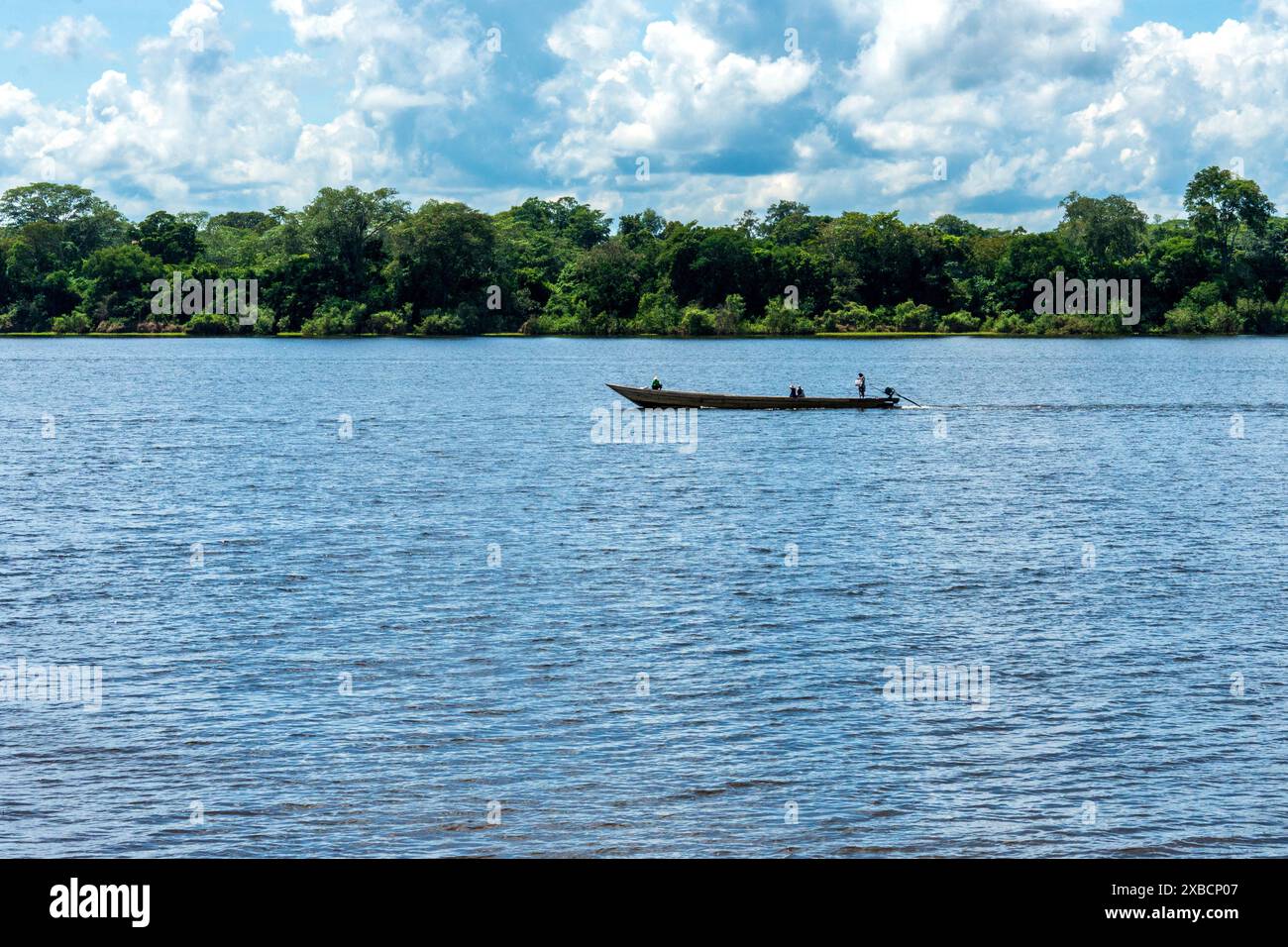 Lagune de Yarinacocha en Amazonie péruvienne de Pucallpa Banque D'Images