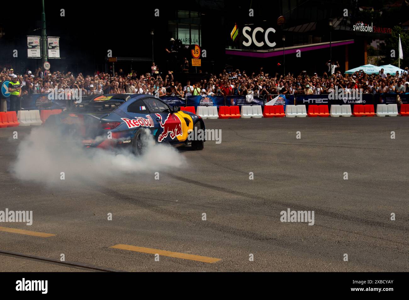 Formule 1 voiture Red Bull dans la rue Banque D'Images