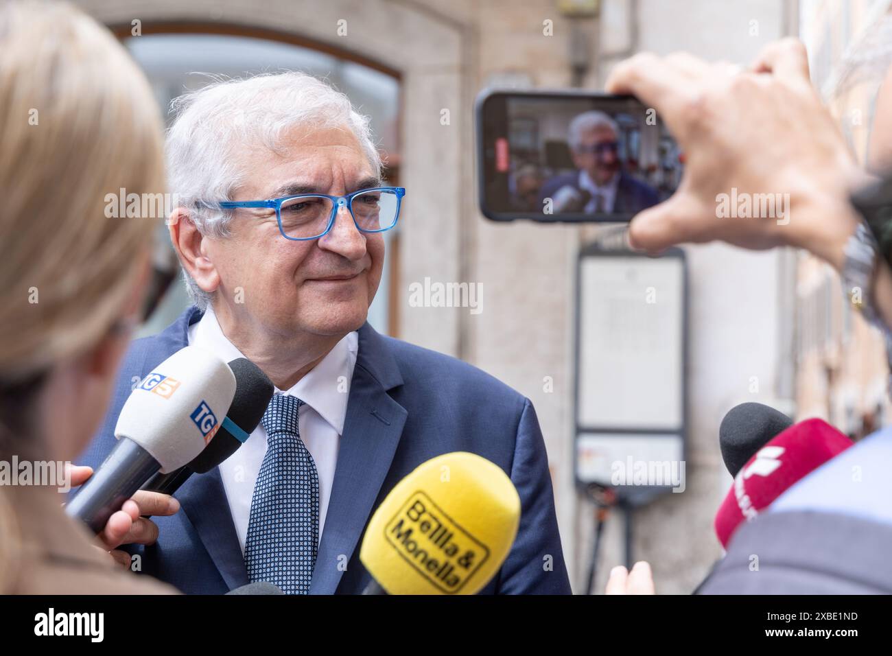 Rome, Italie. 11 juin 2024. Tommaso Foti, député de Fratelli d'Italia, s'adresse aux journalistes devant le Palazzo Montecitorio à Rome (photo de Matteo Nardone/Pacific Press/Sipa USA) crédit : Sipa USA/Alamy Live News Banque D'Images