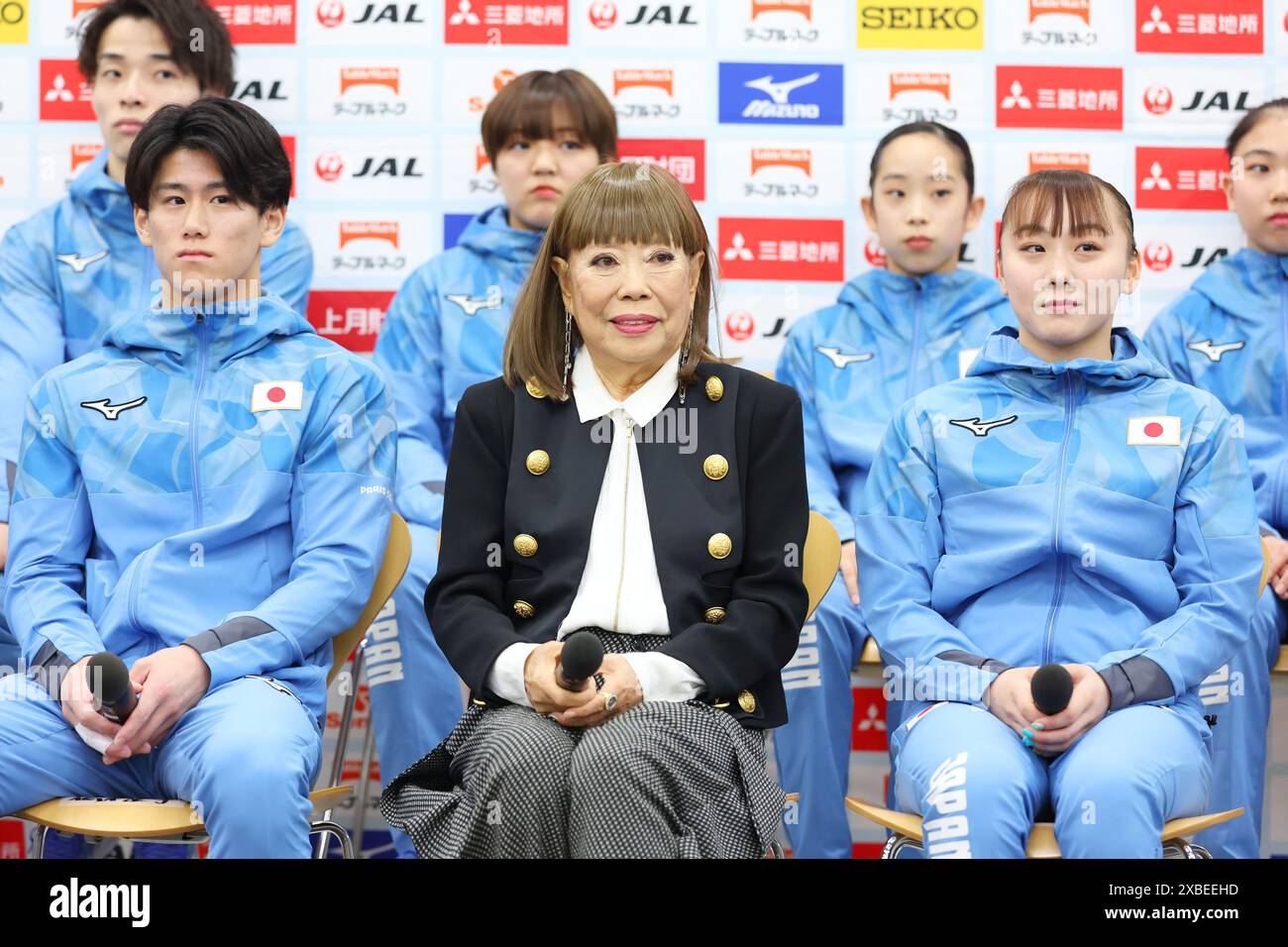 Tokyo, Japon. 11 juin 2024. (G-d) Daiki Hashimoto (JPN), Hiroko Koshino, Shoko Miyata (JPN) gymnastique artistique : L'Association japonaise de gymnastique dévoile le nouvel uniforme des Jeux Olympiques de Paris 2024, à Tokyo, Japon . Crédit : Yohei Osada/AFLO SPORT/Alamy Live News Banque D'Images