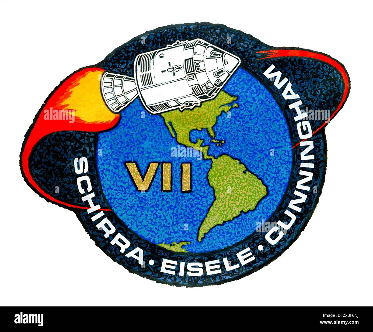 Apollo 7 équipage orbital de la Terre vol CSM 1968 insigne montrant un CSM a fait le tour du globe en suivant une ellipse de flamme orange et les noms de l'équipage : Walter M. Schirra, Donn F. Eisele et R. Walter Cunningham. Le patch a été conçu par Allen Stevens de Rockwell International. Banque D'Images