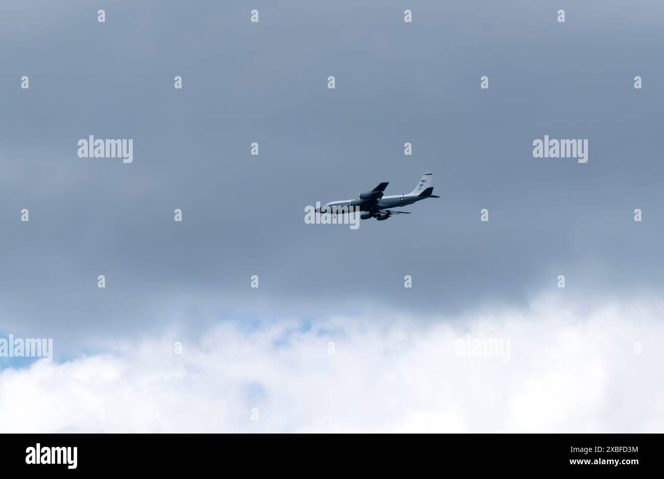 Avion de l'USAF sur la voie d'atterrissage vers RAF Waddington, Cherry Willingham, Lincoln, Lincolnshire, Angleterre, ROYAUME-UNI Banque D'Images