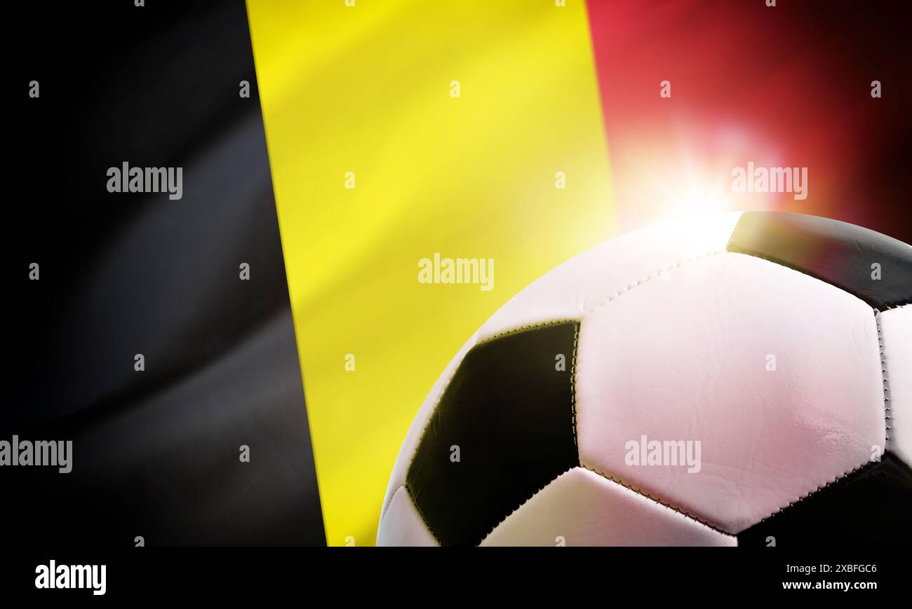 Belgique fond de football avec ballon et le drapeau du pays en arrière-plan. Banque D'Images