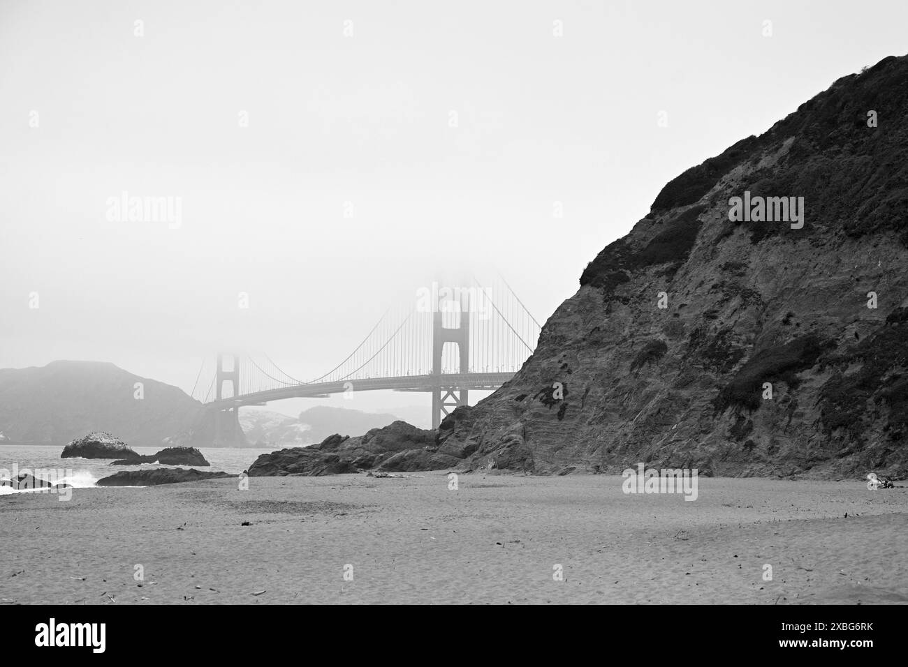 Le Golden Gate Bridge dans le brouillard. San Francisco, CA, États-Unis Banque D'Images