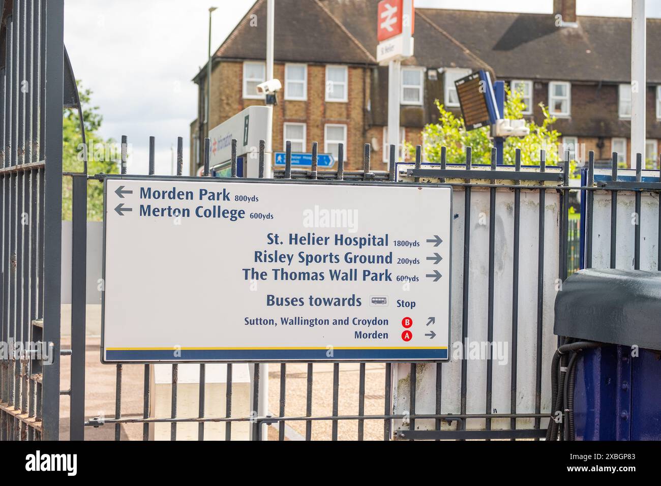 LONDRES - 11 JUIN 2024 : gare de St Helier dans l'arrondissement de Merton et Sutton dans le sud-ouest de Londres Banque D'Images