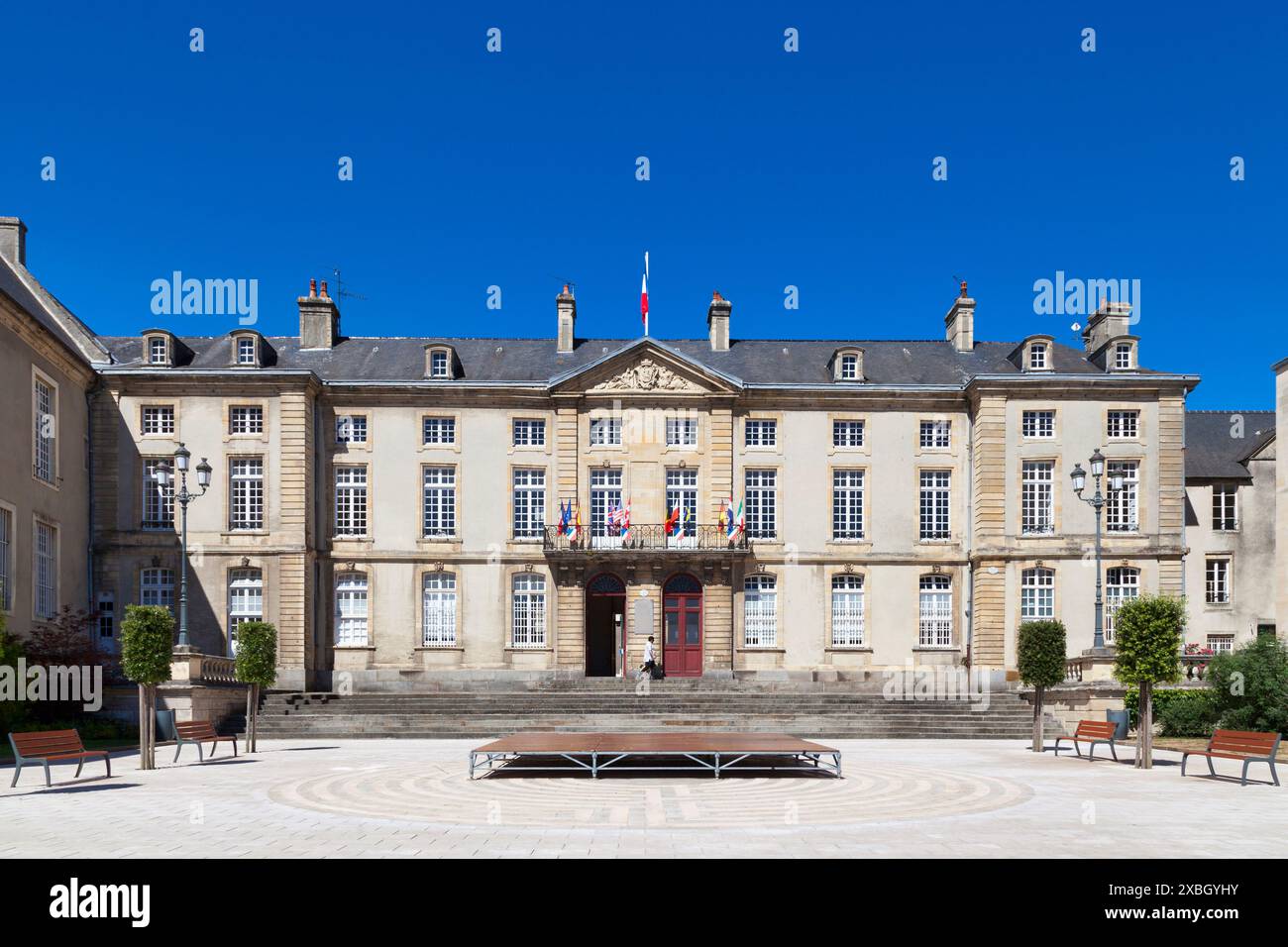 Bayeux, France - 06 août 2020 : Palais épiscopal de Bayeux ou Palais épiscopal de Bayeux est un palais épiscopal qui fut le lieu de résidence du b Banque D'Images