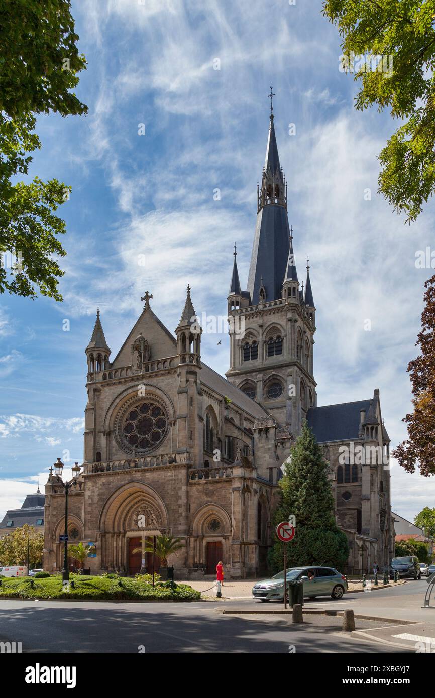 Épernay, France - 23 juillet 2020 : L'église notre-Dame d'Épernay est une église de la fin du XIXe siècle, située dans le centre-ville. Banque D'Images
