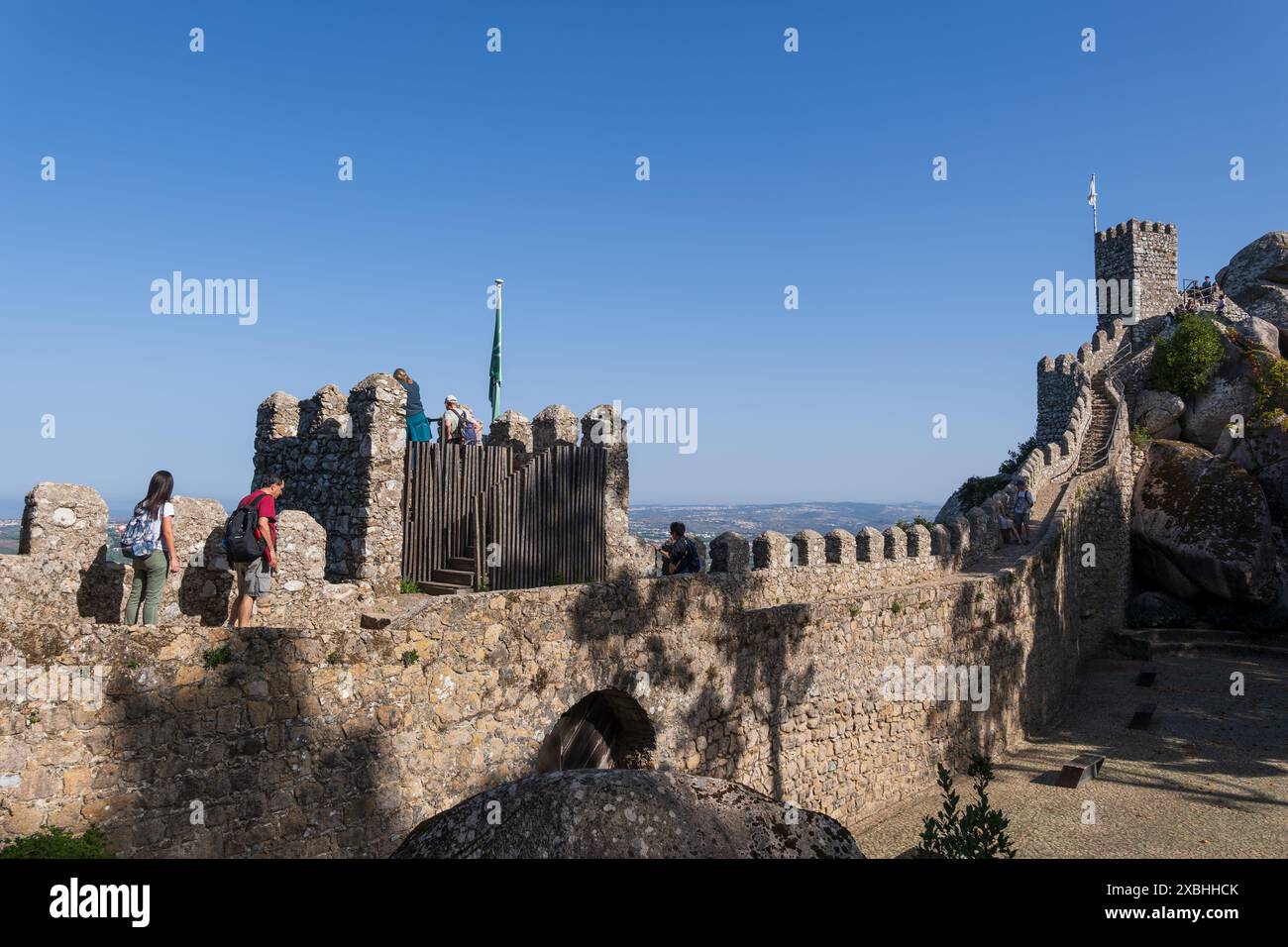 Le Château des Maures (Castelo dos Mouros) à Sintra, Grand Lisbonne, Portugal. Château mauresque médiéval datant du 8e siècle. Banque D'Images