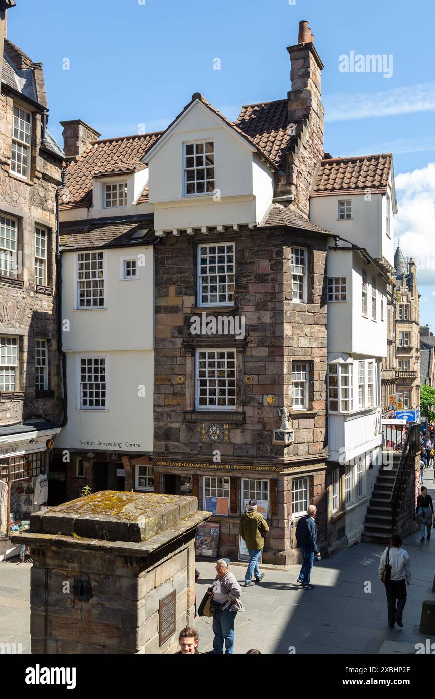 John Knox House sur le Royal Mile d'Édimbourg est l'une des plus anciennes ayant été principalement construite au milieu du XVIe siècle Banque D'Images