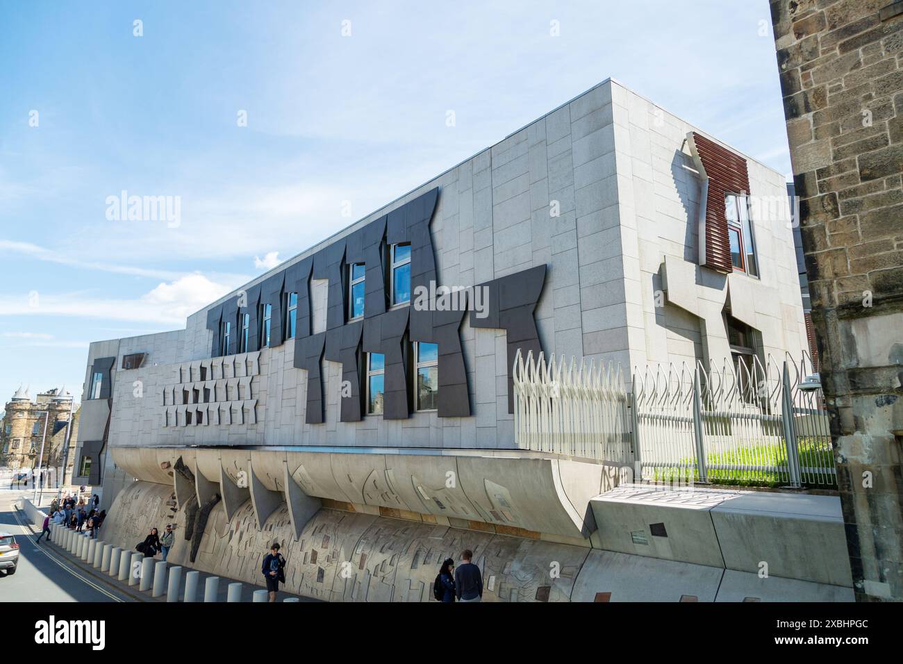 Le Parlement écossais vu de Canongate, Édimbourg Banque D'Images