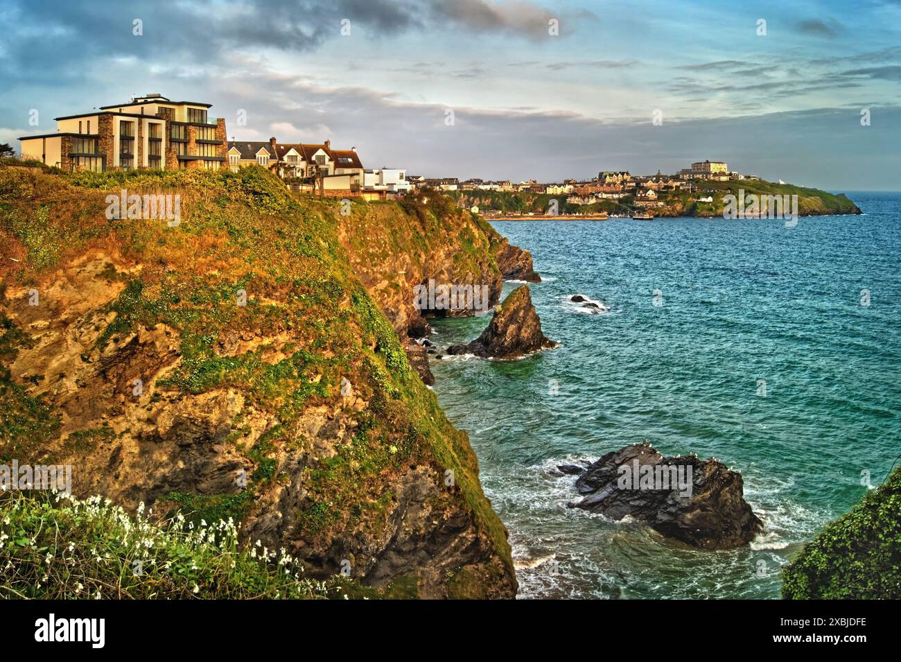 Royaume-Uni, Cornouailles, Newquay, surplombant Great Western Beach en direction de l'hôtel Atlantic. Banque D'Images