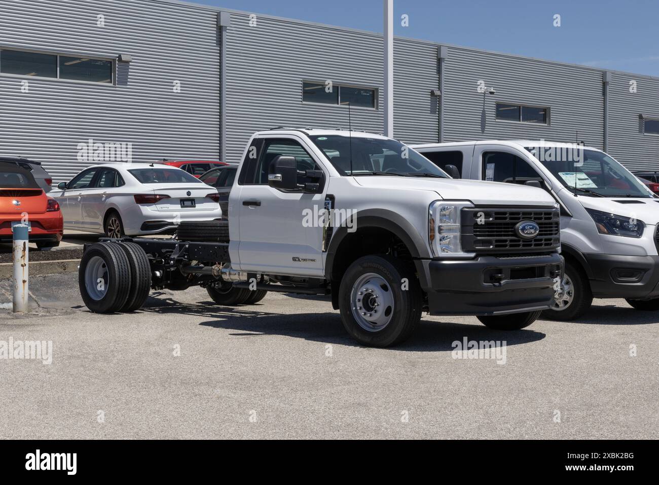 Lafayette - 11 juin 2024 : Ford F-600 4X4 DRW châssis cabine. Ford propose le F600 avec un moteur diesel Power Stroke V8 de 6,7 L. MY:2024 Banque D'Images