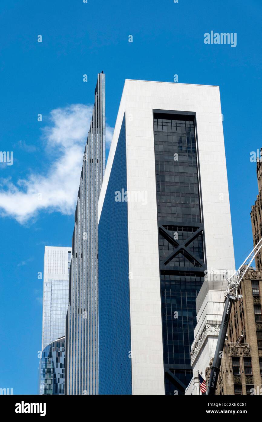 Le Solow Building est situé sur %7th Street à Midtown Manhattan, 2024, NYC, États-Unis Banque D'Images