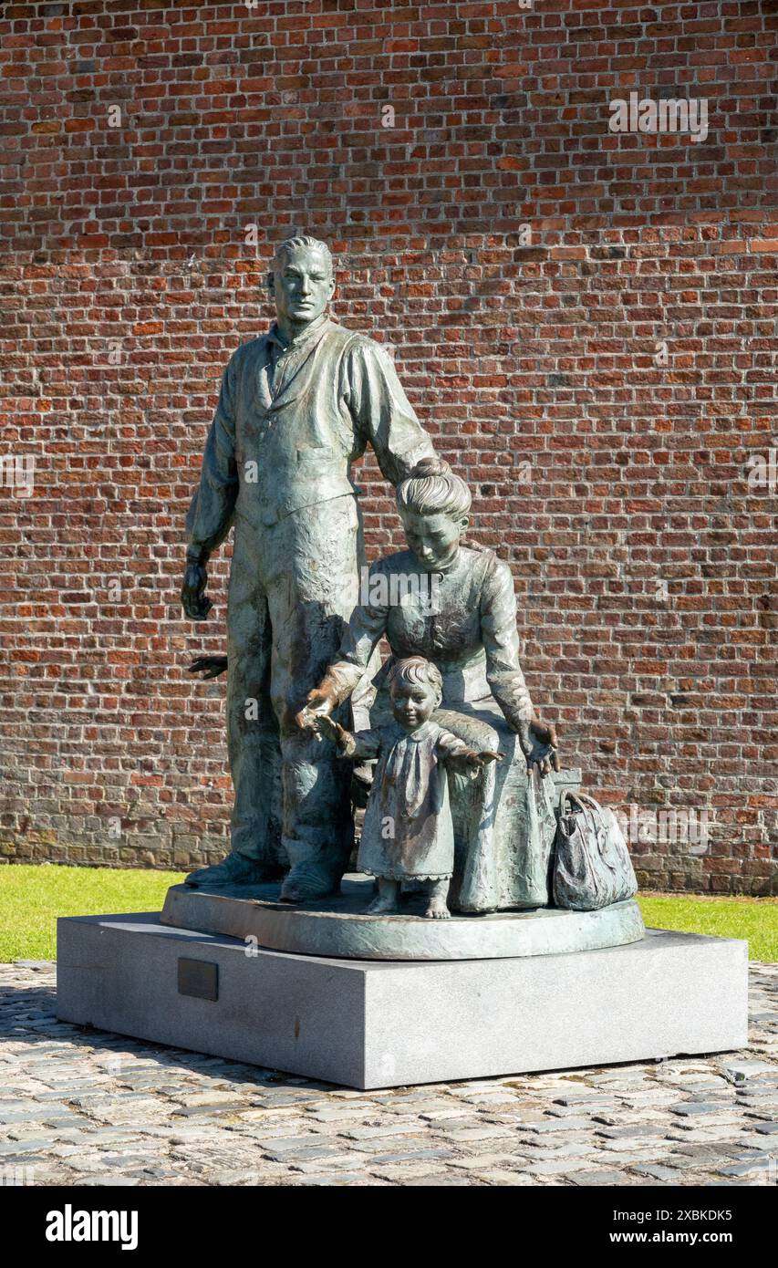 Sculpture à l'héritage d'Albert Dock à Liverpool Banque D'Images