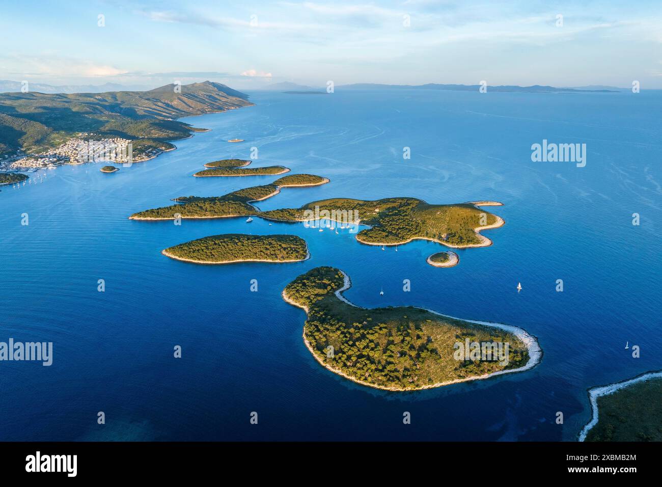 Pakleni ou Paklinski îles au large de l'île de Hvar, Dalmatie, Croatie Banque D'Images Pakleni ou Paklinski îles au large de l'île de Hvar, Dalmatie, Croatie Banque D'Images