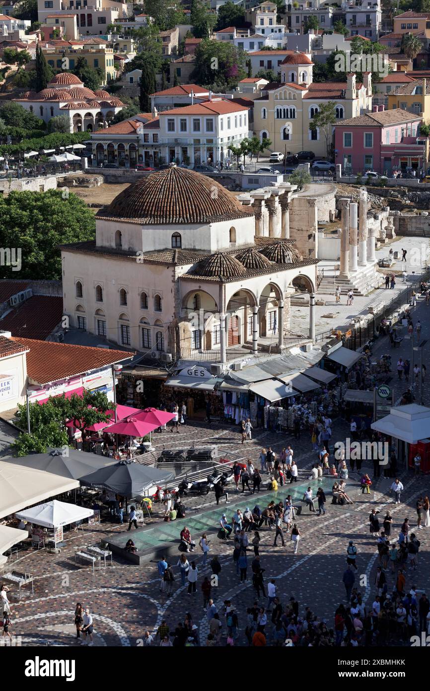 Vue de la place Monastiraki, mosquée ottomane de 1759, centre historique de Plaka, Athènes, Grèce Banque D'Images