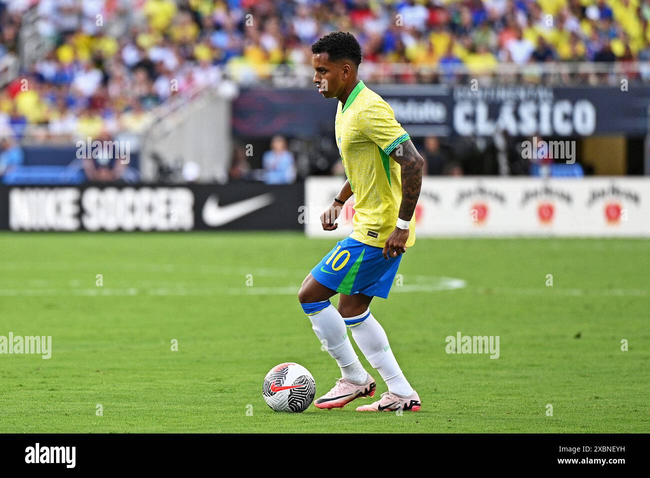 Orlando, États-Unis. 12 juin 2024. Rodrygo du Brésil, lors de l'amical international de football entre les États-Unis et le Brésil, au Camping World Stadium, à Orlando, États-Unis le 12 juin. Photo : Rodrigo Caillaud/DiaEsportivo/Alamy Live News crédit : DiaEsportivo/Alamy Live News Banque D'Images