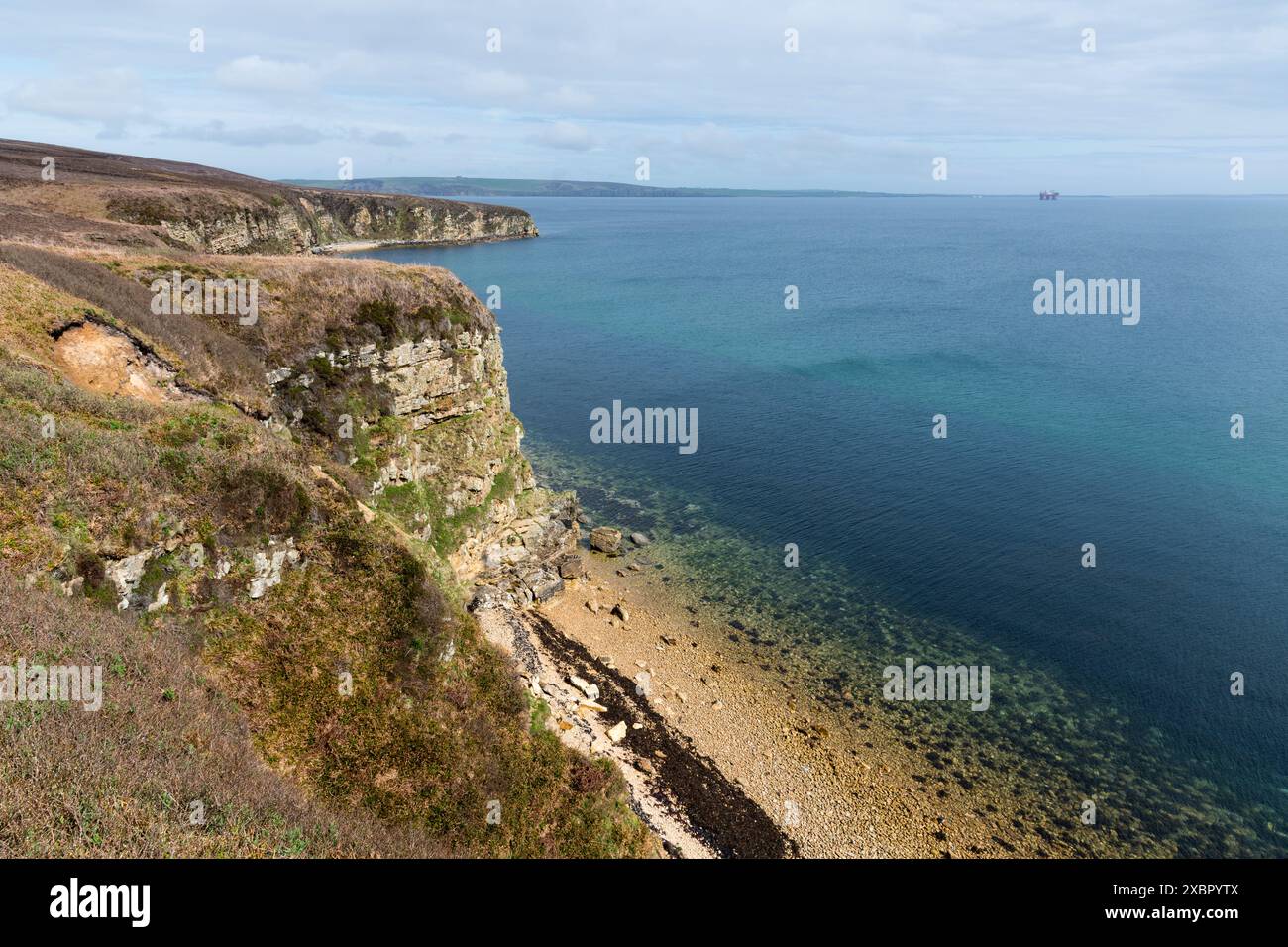 Falaises surplombant Scapa Flow, près de Waulkmill Bay, Orcades, Écosse Banque D'Images