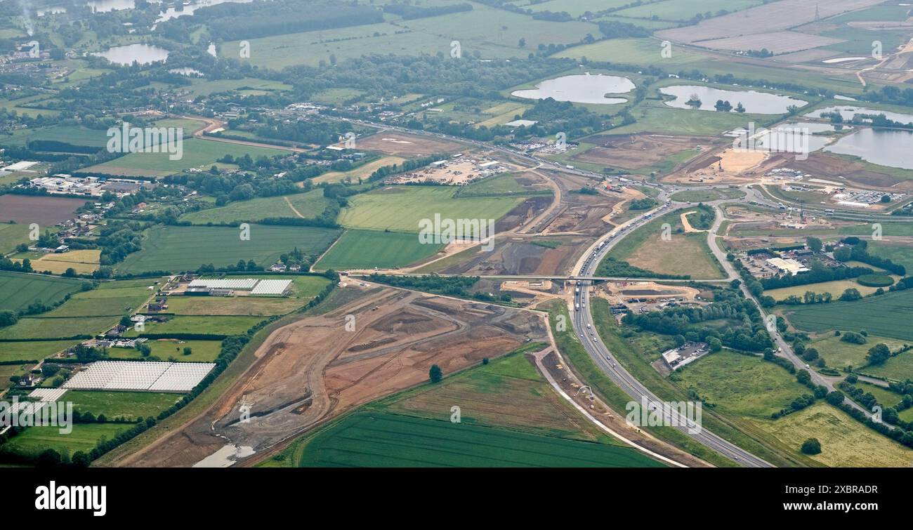Une vue aérienne du rond-point Black Cat, montrant la nouvelle route de liaison A428 vers Caxton Gibbot, St Neots, Cambridgeshire, se Angleterre Banque D'Images