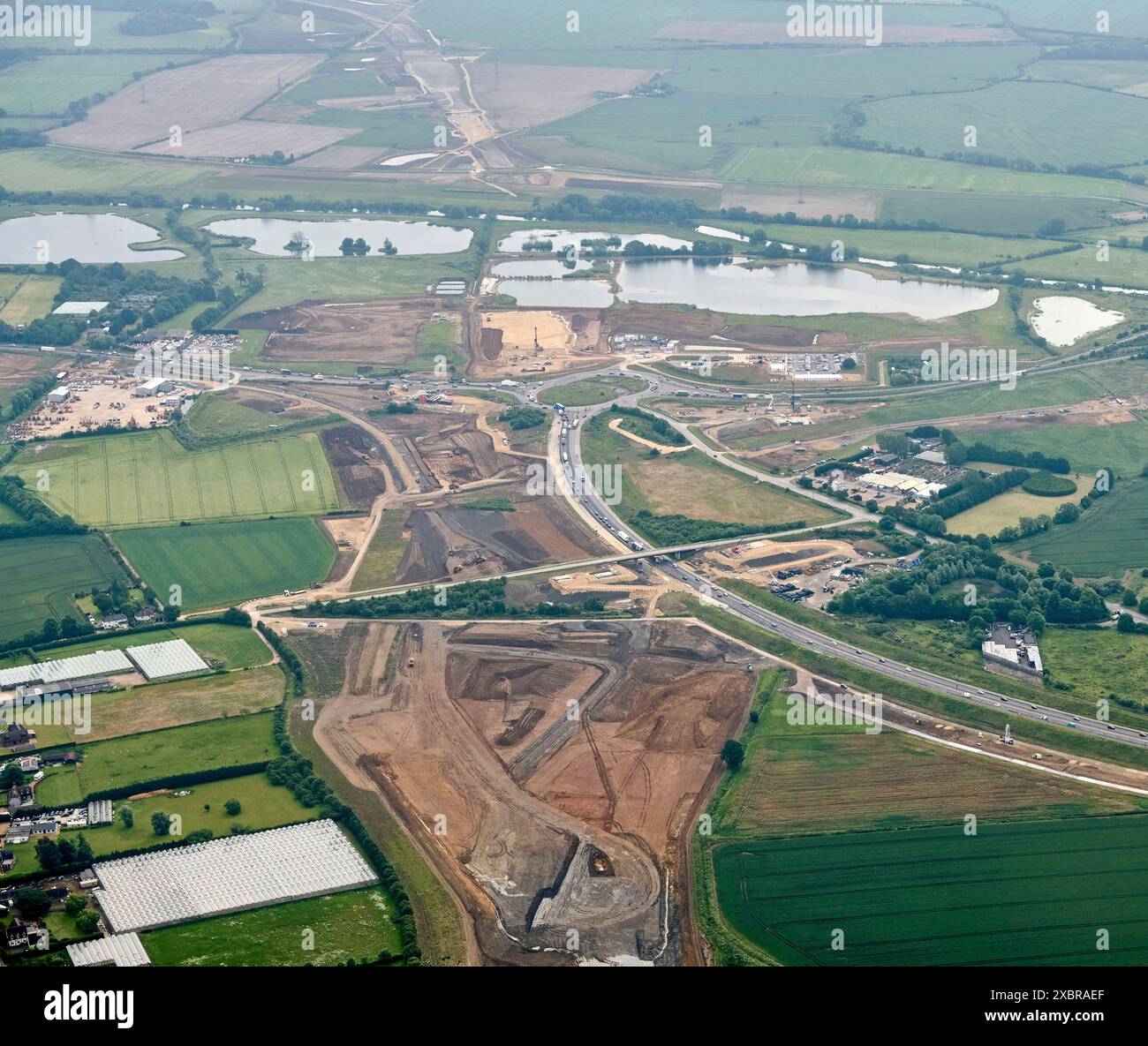 Une vue aérienne du rond-point Black Cat, montrant la nouvelle route de liaison A428 vers Caxton Gibbot, St Neots, Cambridgeshire, se Angleterre Banque D'Images